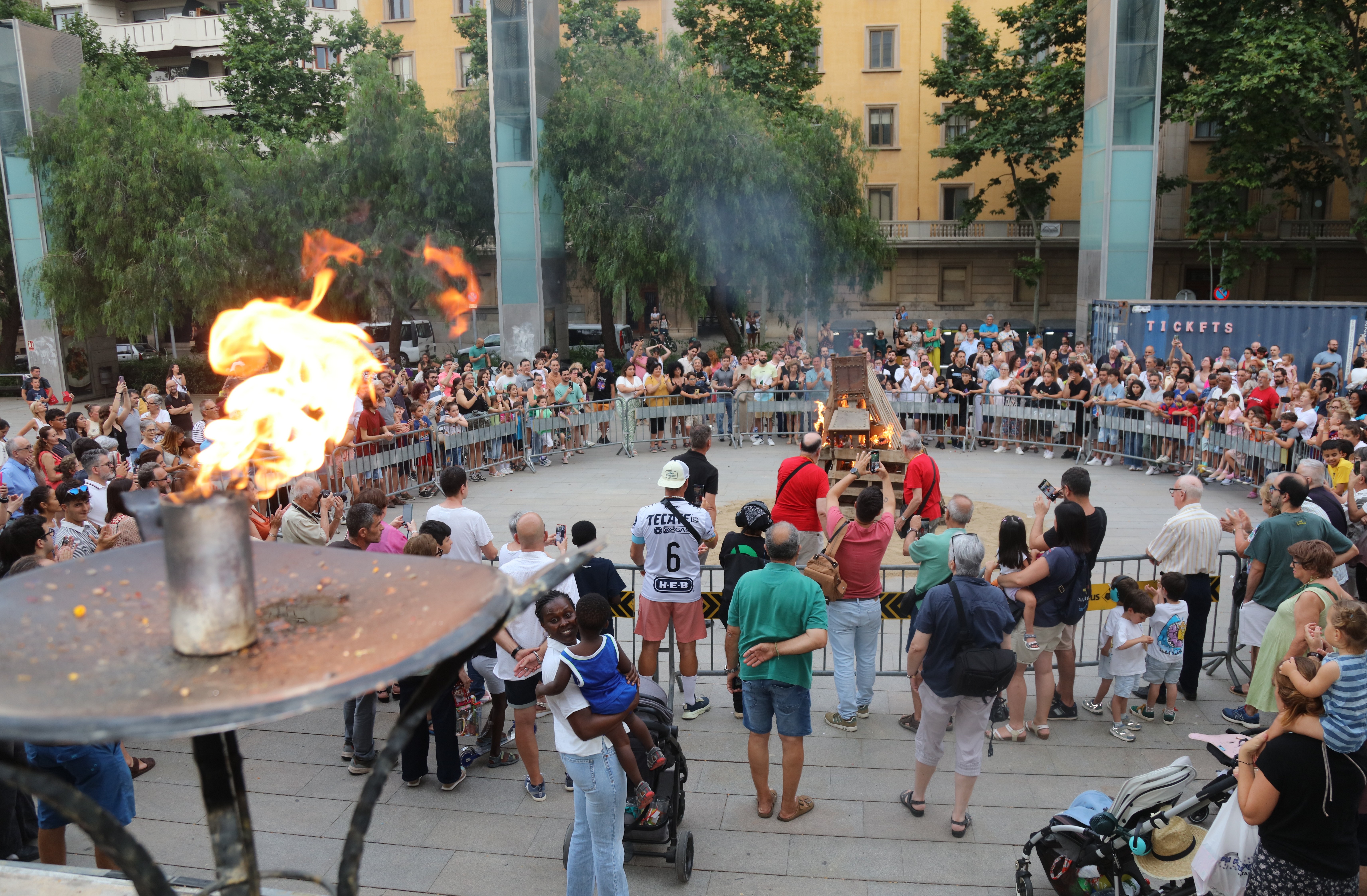 Lectura del missatge i encesa de la foguera de Sant Joan