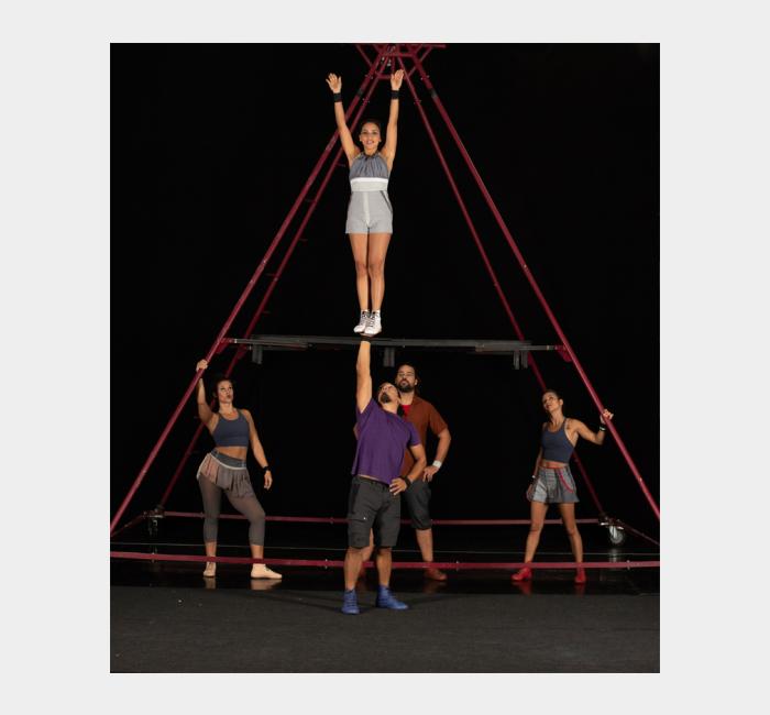 12_21_alas_circo_2.jpg